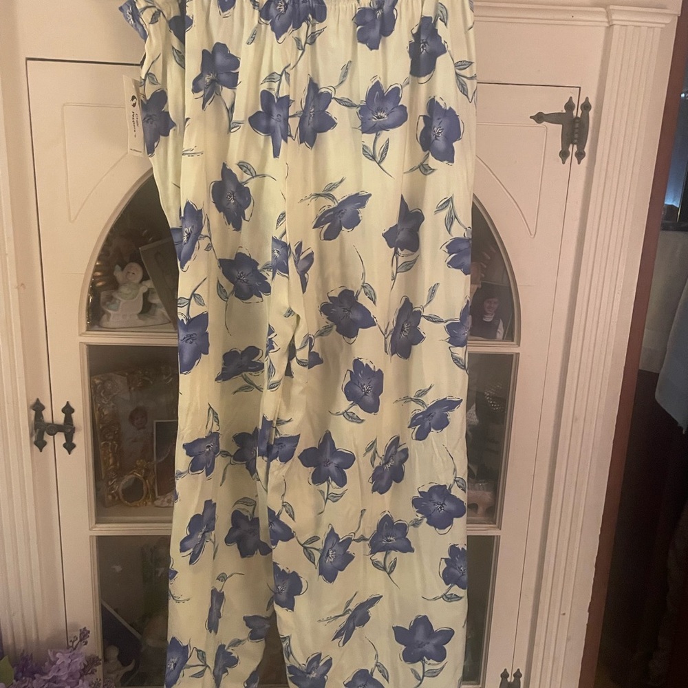 Floral Wide Leg Pants - Blue and Creamy yellow XL NWT